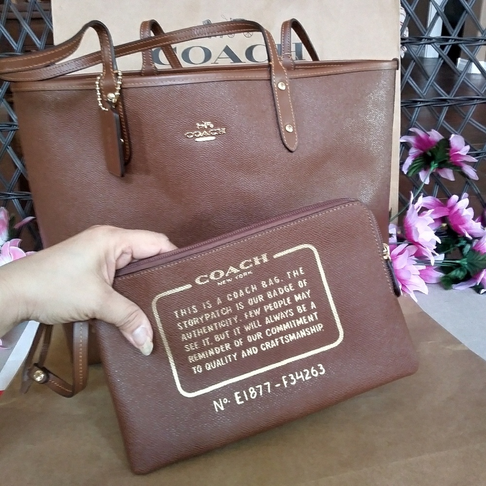 NWT Coach tote shoppers reversible w/ wristlet - Picture 2 of 6